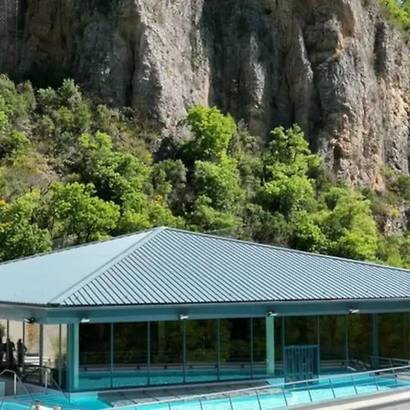 アパート Vue Montagne *