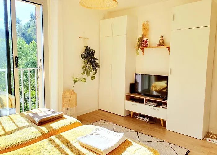 Vue Montagne דינייה-לה-בן